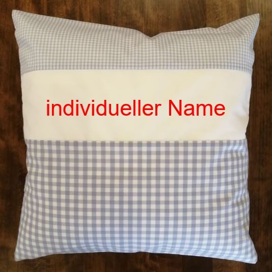 Kuschelkissen mit Namen Karo hellblau/weiss