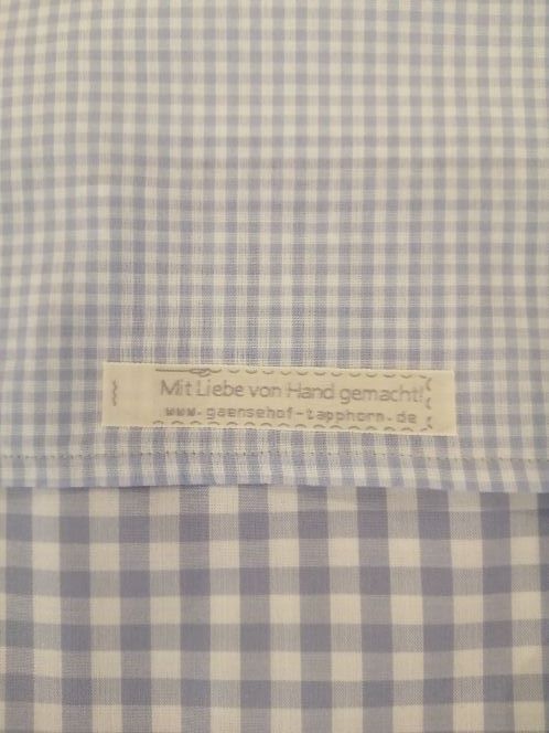 Kuschelkissen mit Namen Karo hellblau/weiss