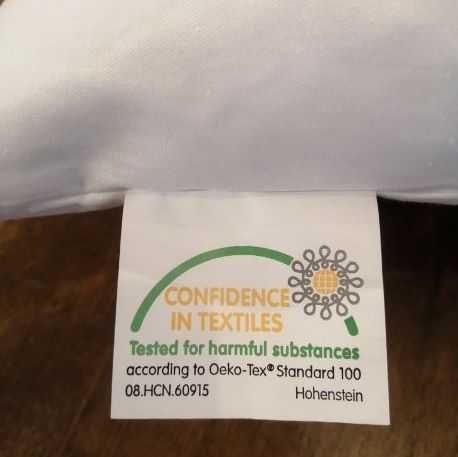Kuschelkissen mit Namen Karo hellblau/weiss