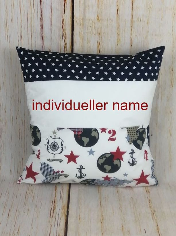 Kuschelkissen mit Namen Weltreise blau/rot