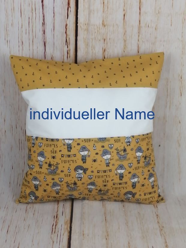 Kuschelkissen mit Namen Pirat ocker/blau