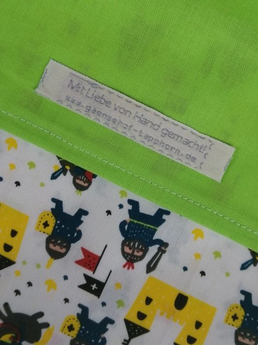 Kuschelkissen mit Namen Ritter grün/bunt